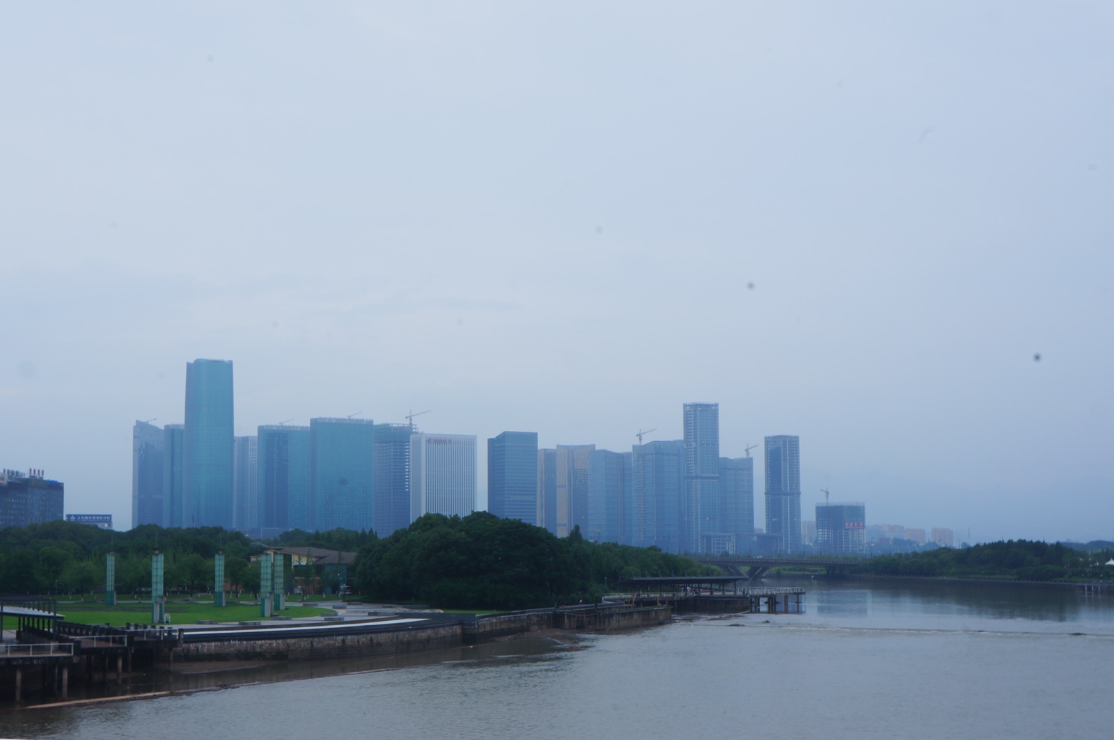 义乌国际商贸城建筑群与城市天际线